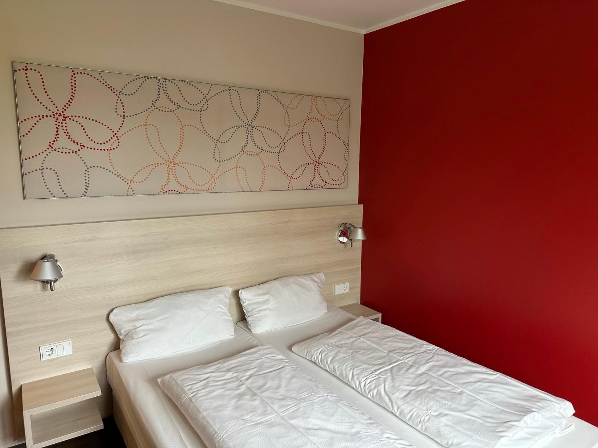 Serways Hotel Lüneburger Heide West Bispingen Habitación foto